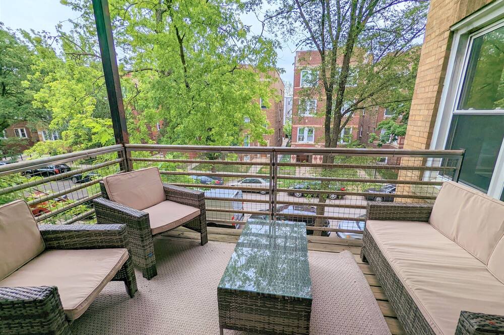 Photo of Patio Balcony in Albany Park
