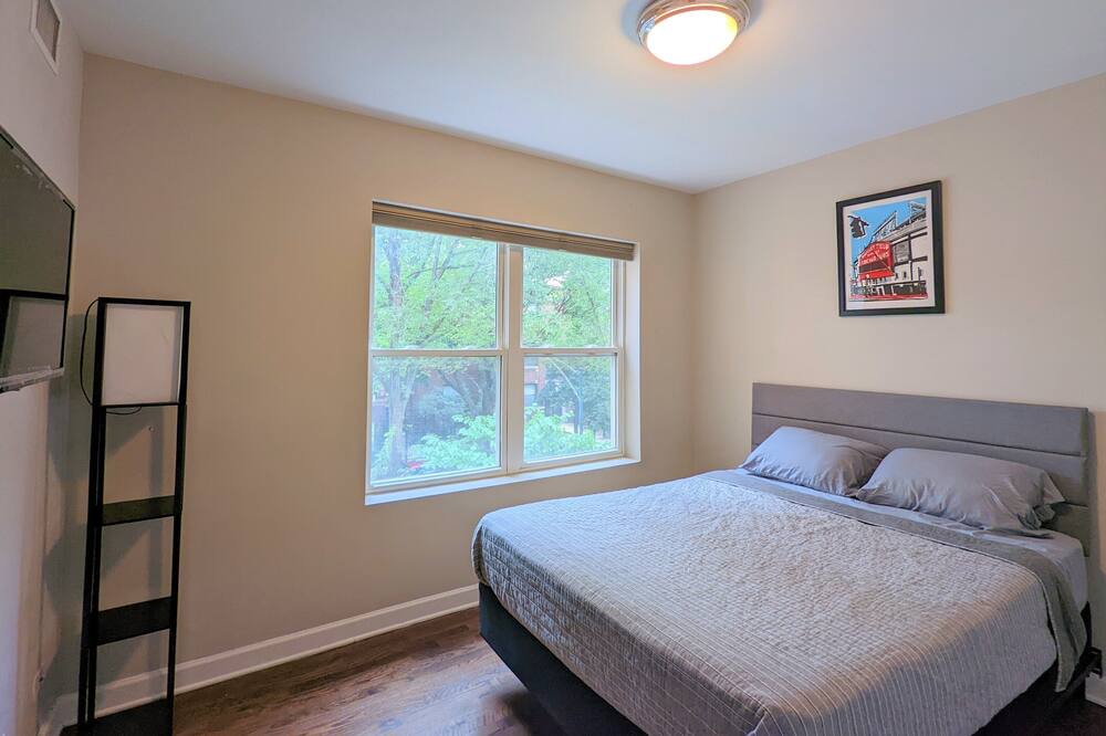 Photo of Bedroom in Albany Park