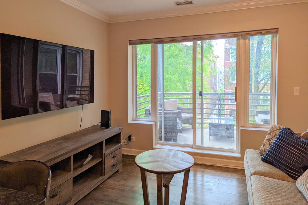 Photo of Livingroom in Albany Park