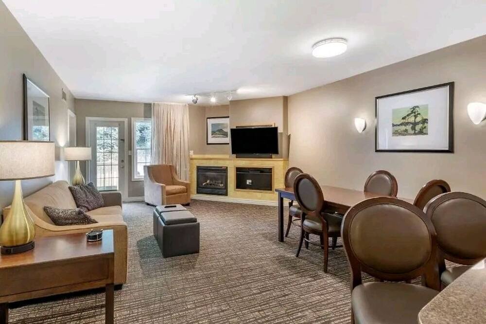 Photo of Bedroom in Oro-Medonte