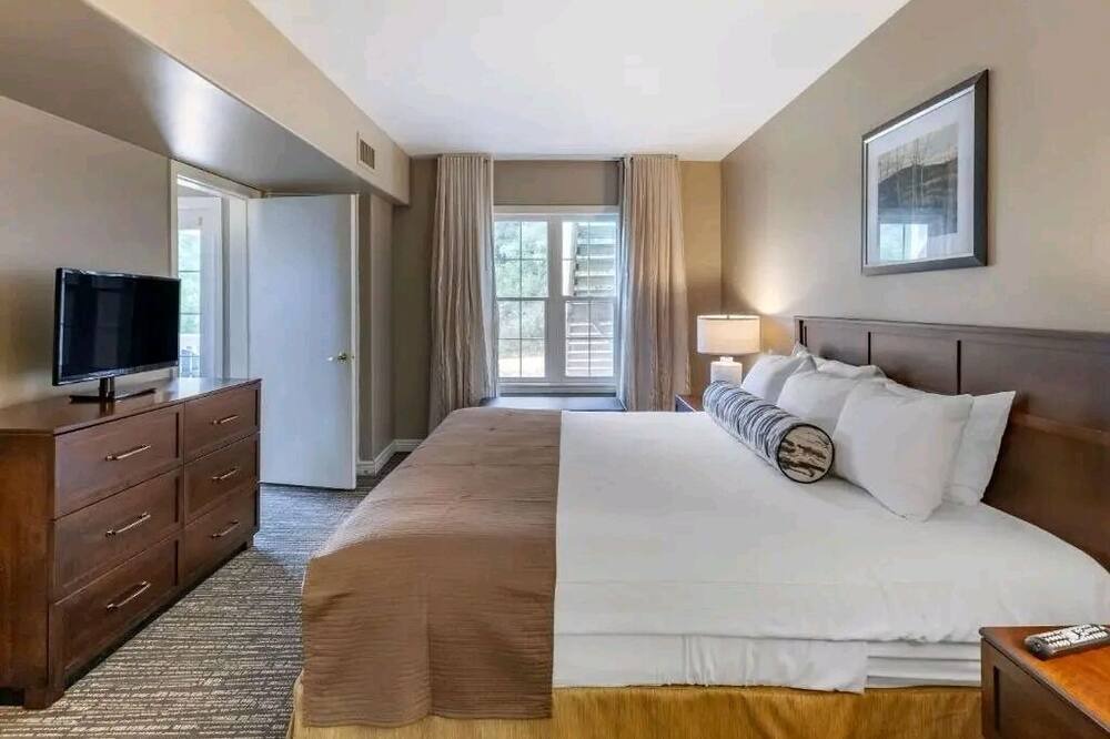 Photo of Bedroom in Oro-Medonte