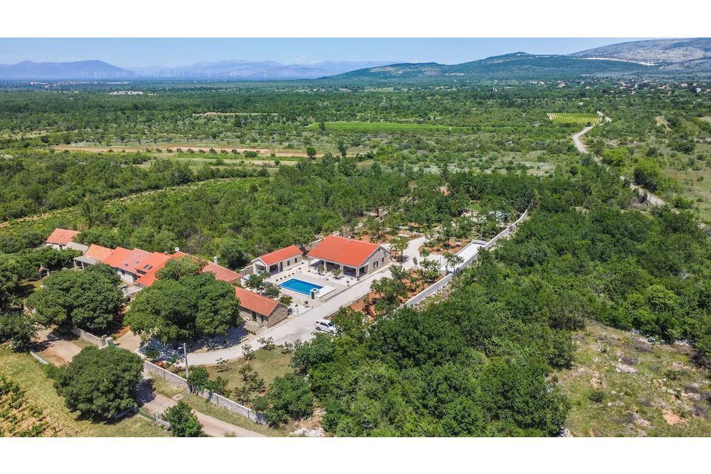 Photo of Outdoor in Oklaj