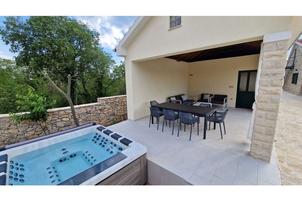 Photo of Outdoor in Oklaj