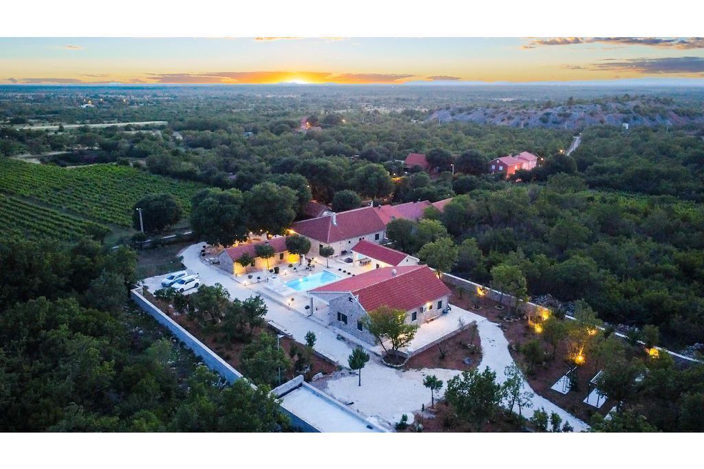 Photo of Outdoor in Oklaj