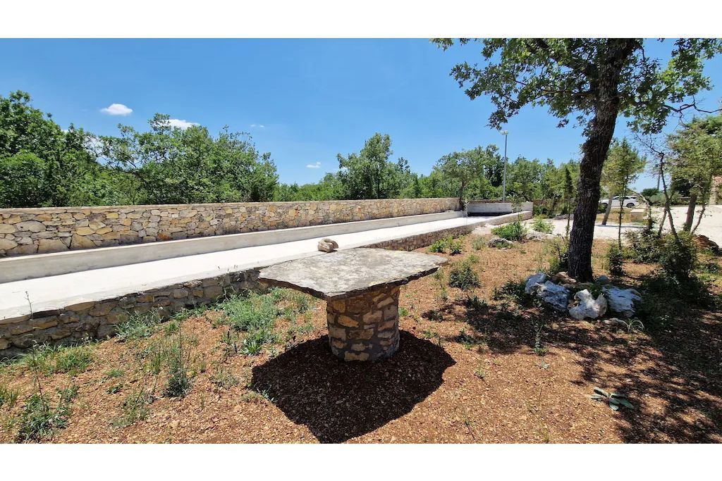 Photo of Outdoor in Oklaj