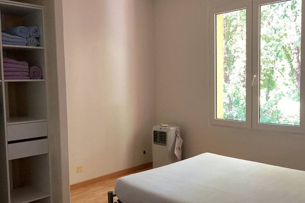Photo of Bedroom in Montayral