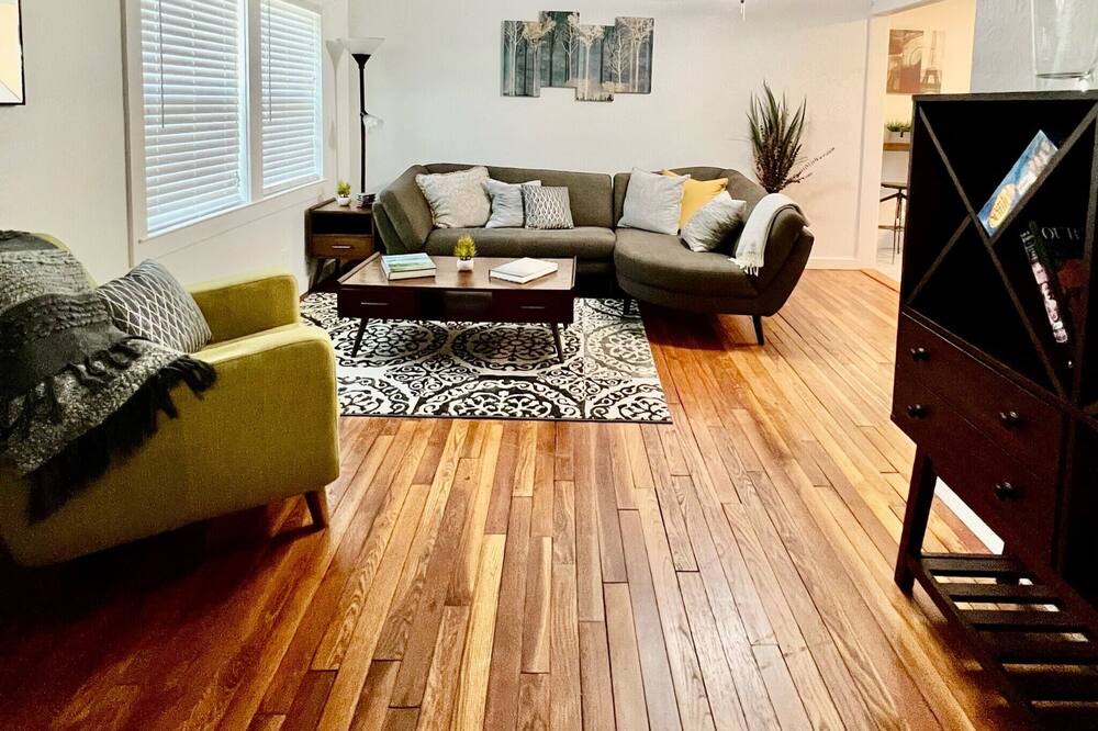 Photo of Livingroom in Lake Jackson