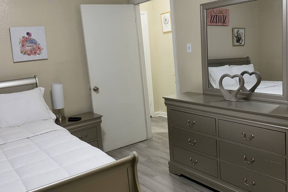 Photo of Bedroom in Spring Branch West