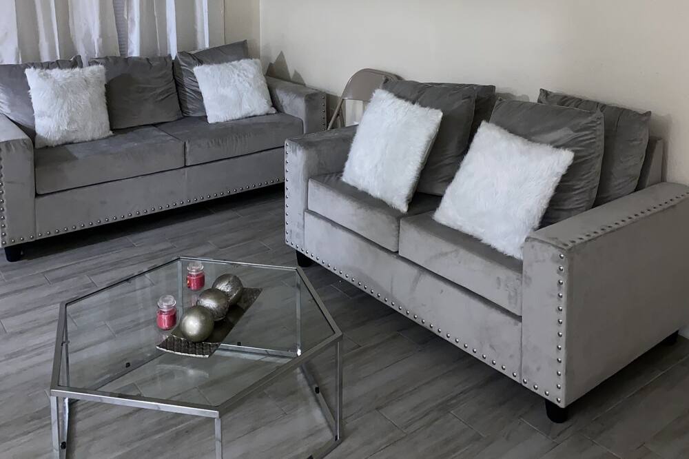 Photo of Livingroom in Spring Branch West