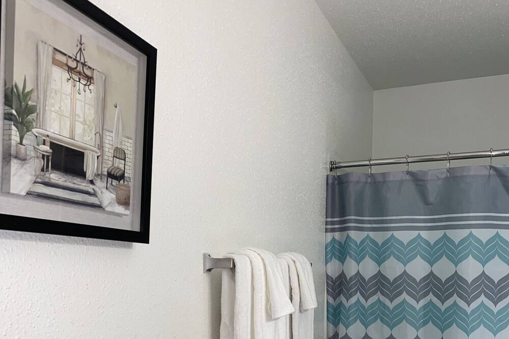 Photo of Bathroom in Spring Branch West