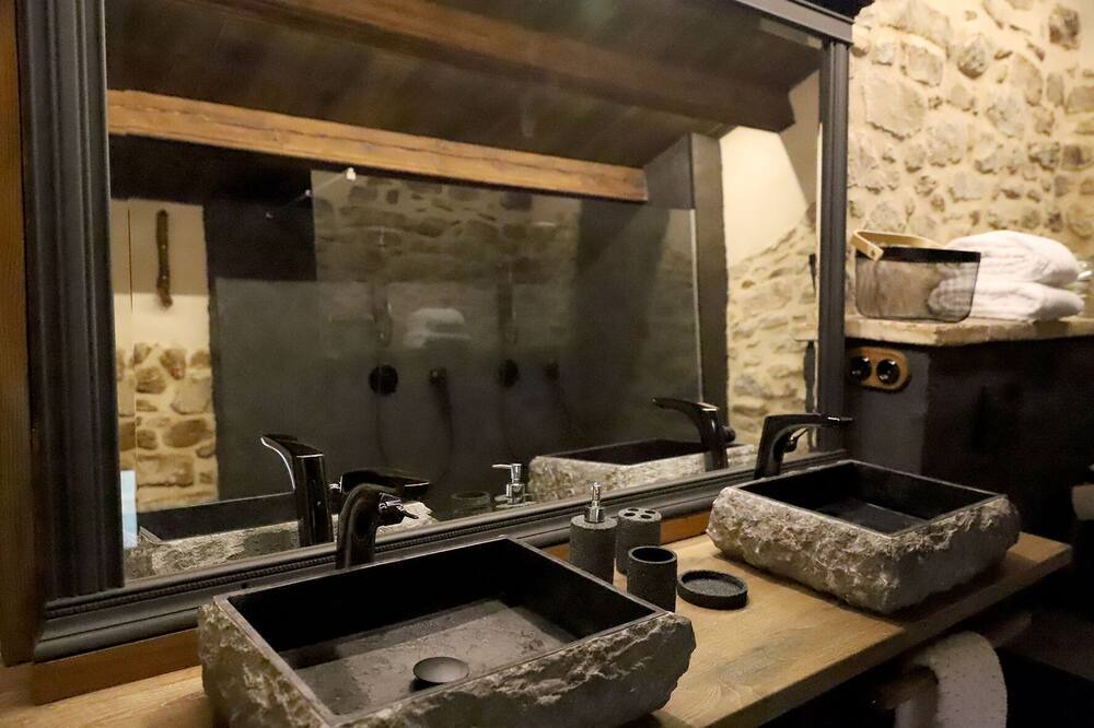 Photo of Bathroom in Olius