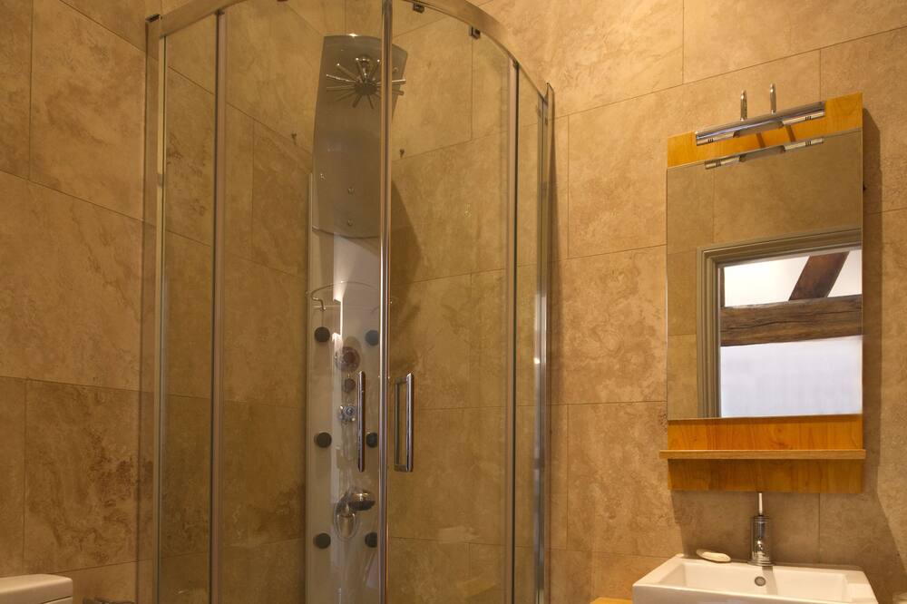 Photo of Bathroom in Nether Alderley