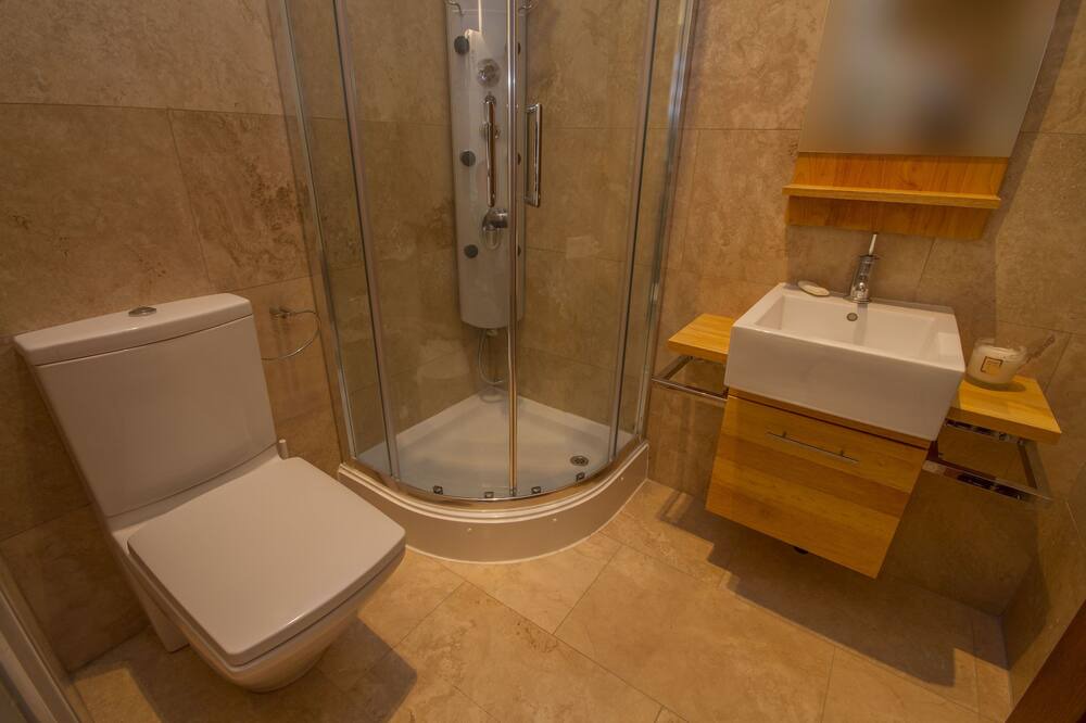 Photo of Bathroom in Nether Alderley