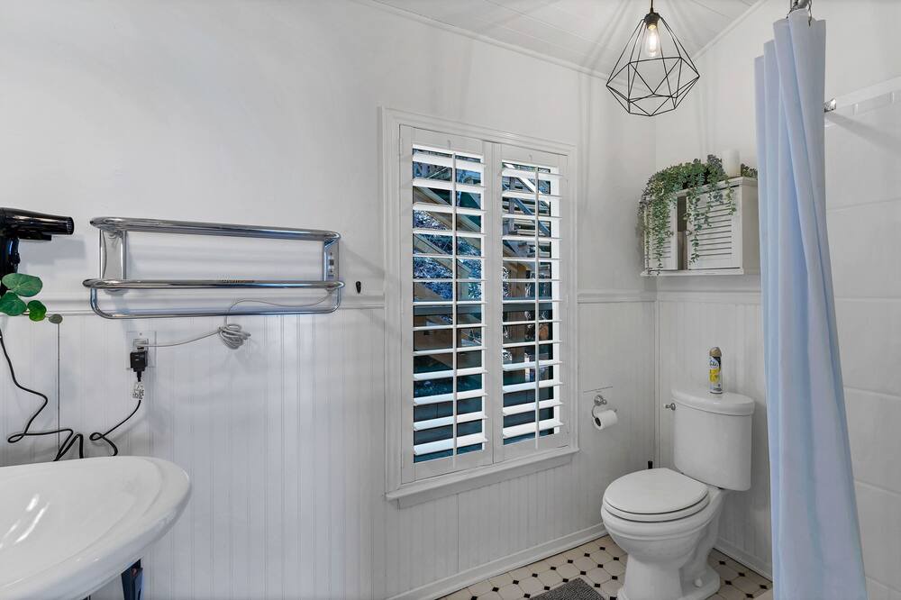 Photo of Bathroom in Canyon Lake