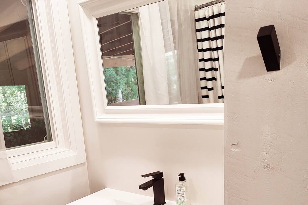 Photo of Bathroom in Sauble Beach