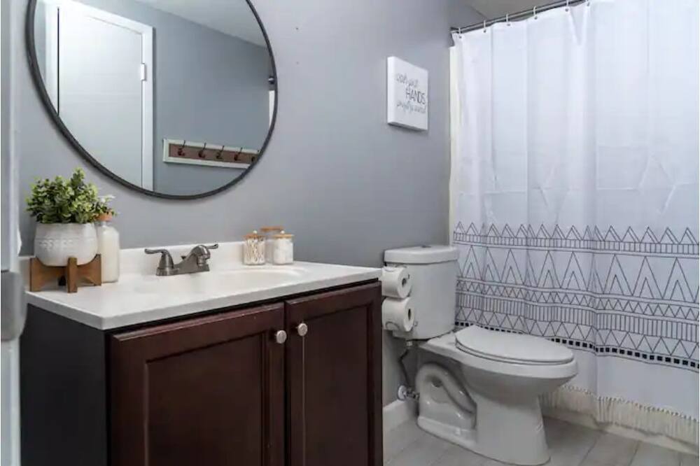 Photo of Bathroom in Timberlane Woodlake