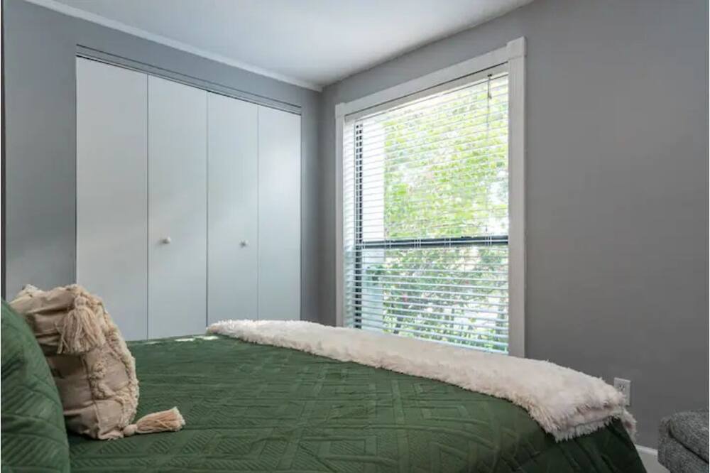 Photo of Bedroom in Timberlane Woodlake