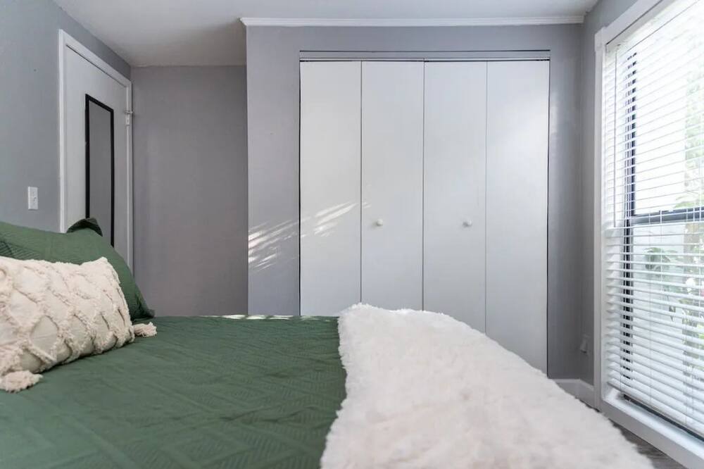 Photo of Bedroom in Timberlane Woodlake