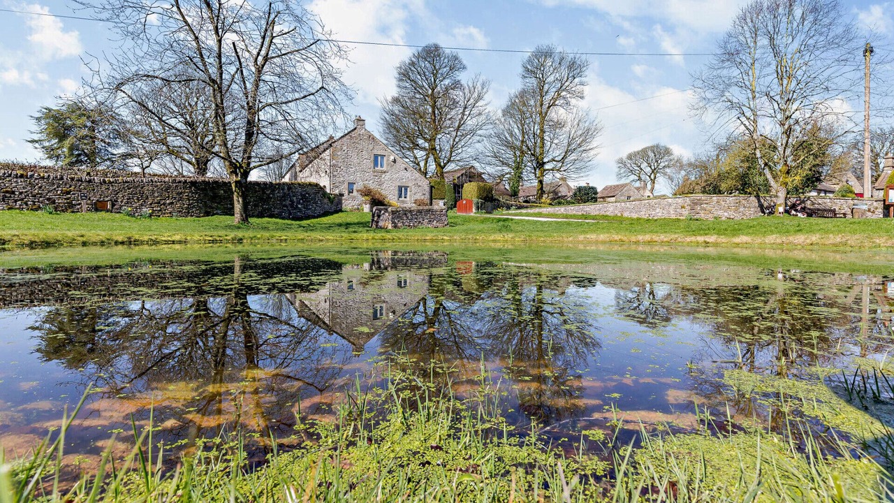 Photo of Others in Foolow