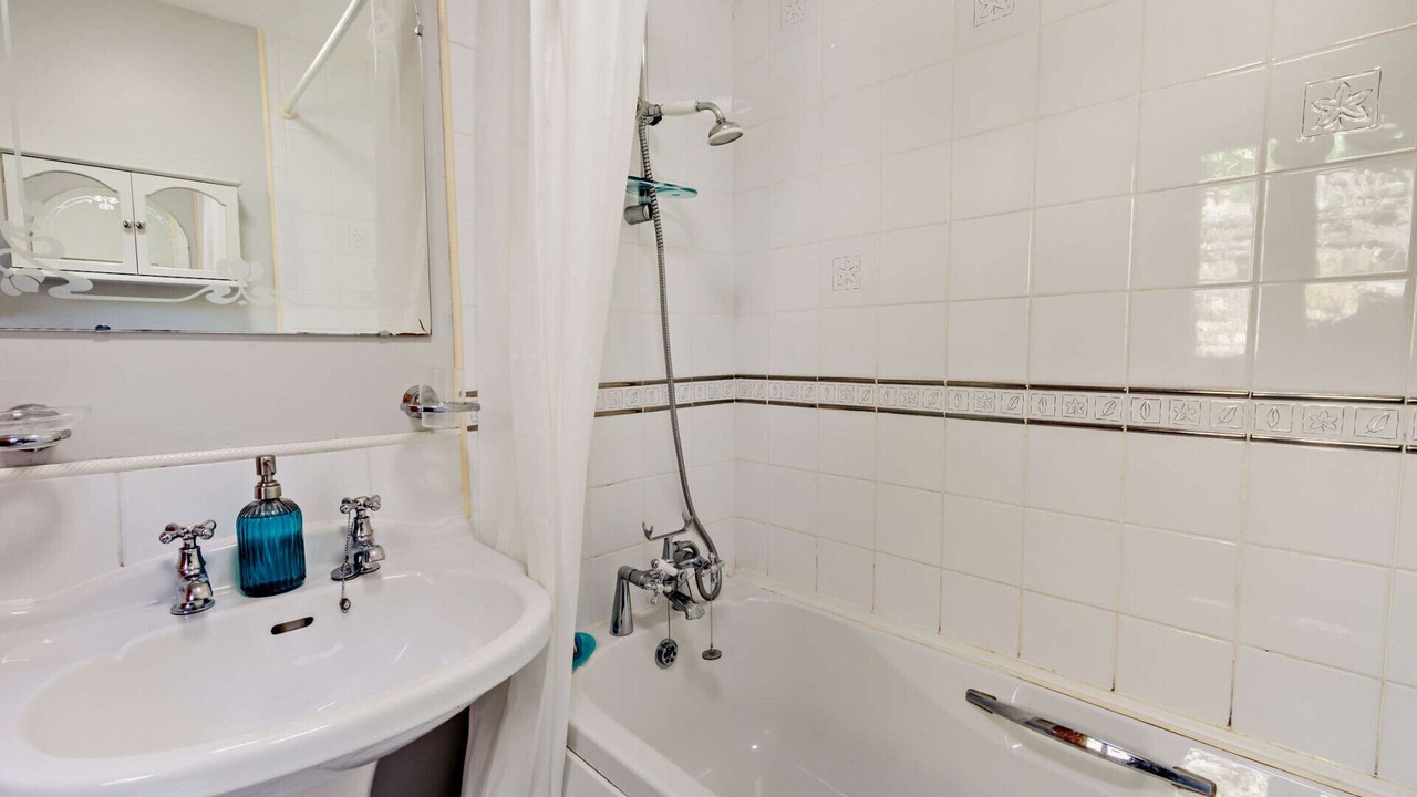 Photo of Bathroom in Foolow