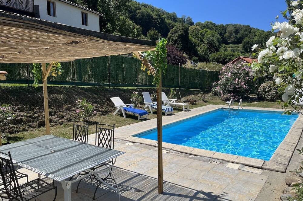 Photo of Outdoor in Crechets