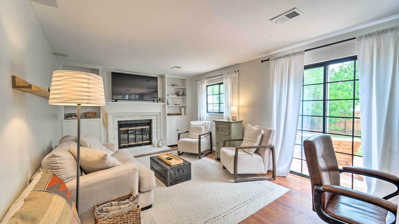 Photo of Livingroom in Walnut Grove