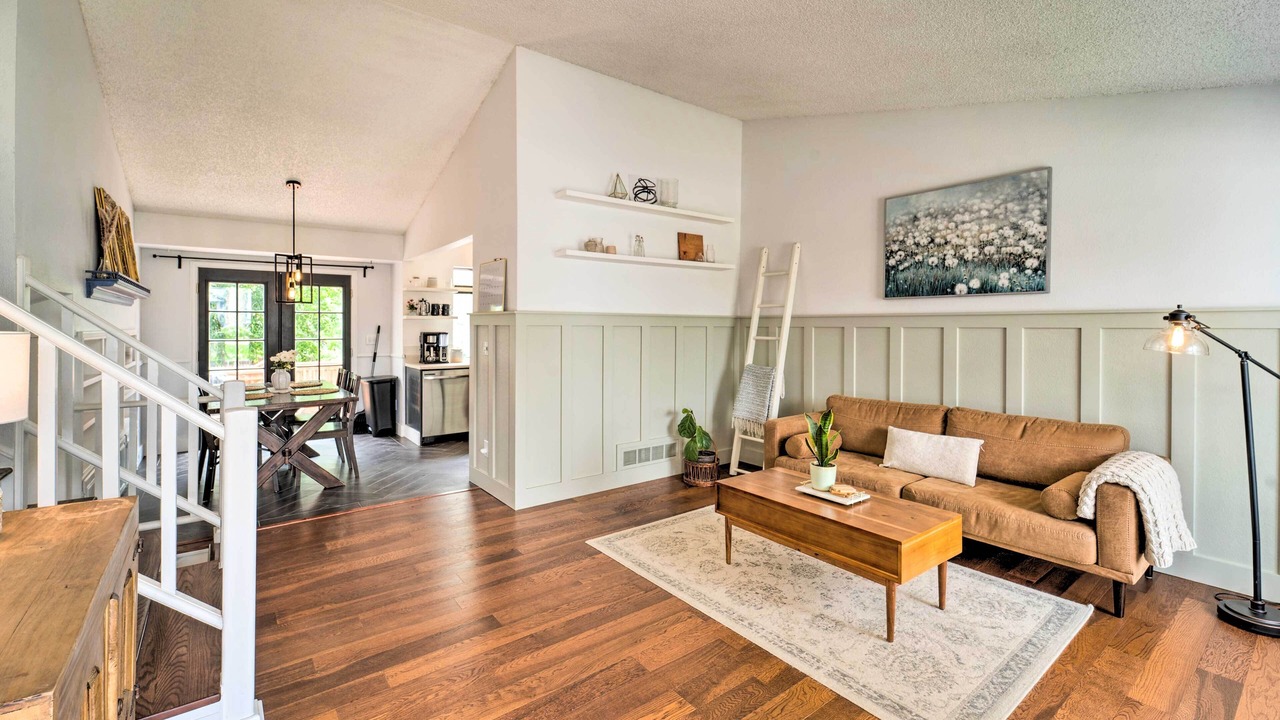 Photo of Livingroom in Walnut Grove