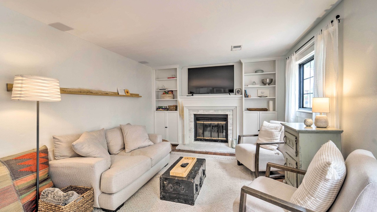 Photo of Livingroom in Walnut Grove