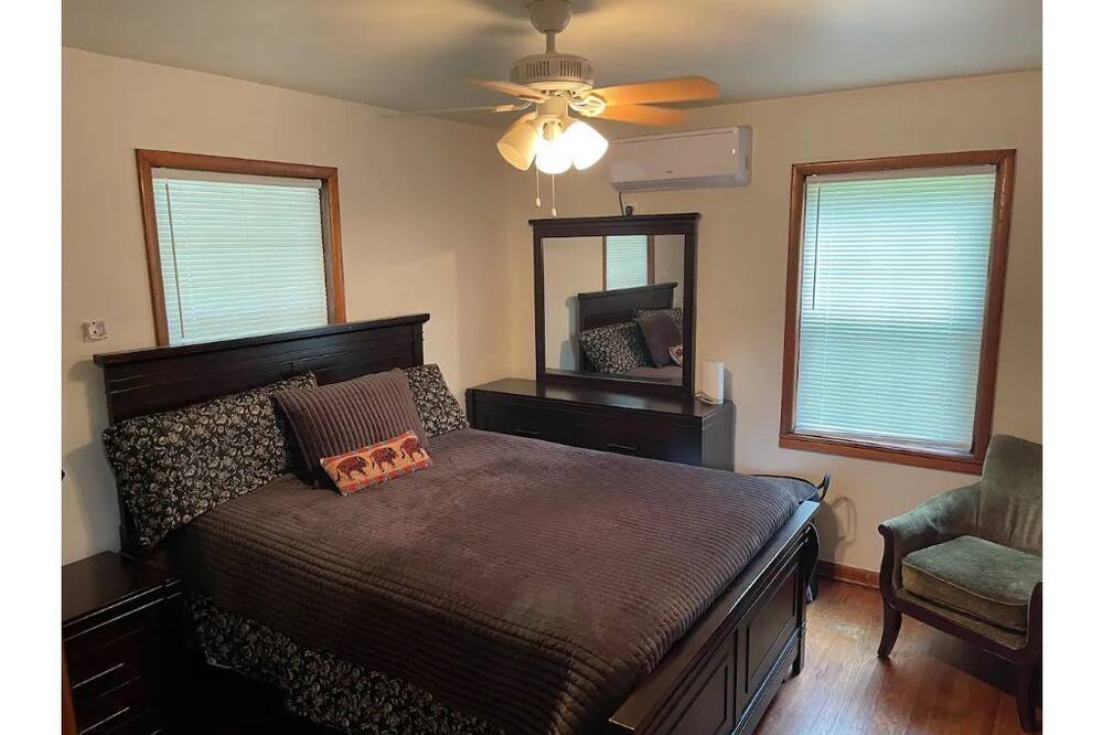 Photo of Bedroom in Tahlequah