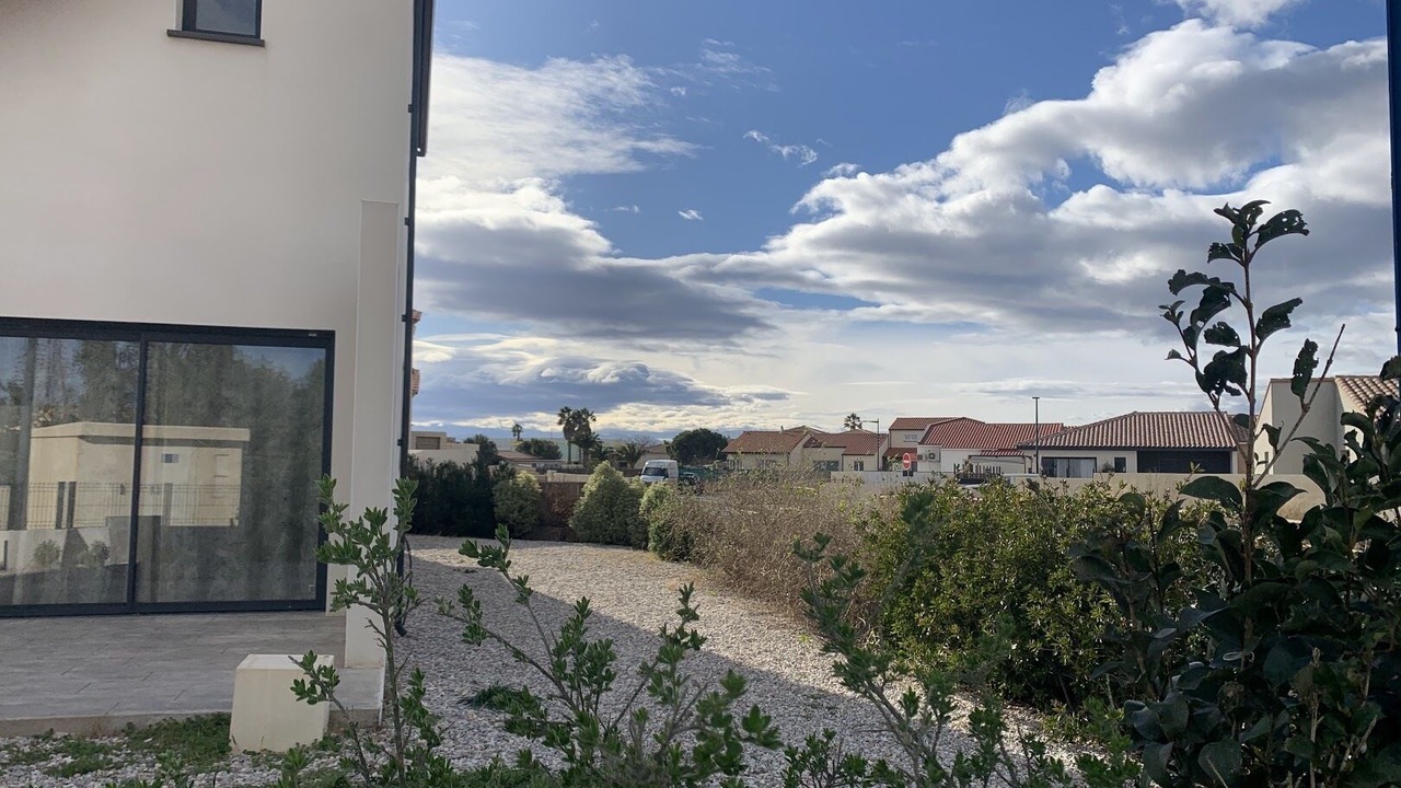 Photo of Outdoor in Pia