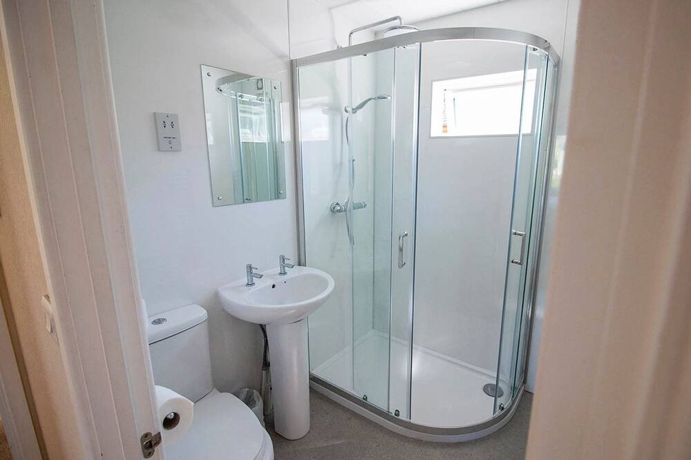 Photo of Bathroom in Llanrhystud
