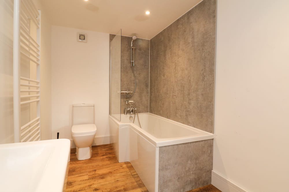 Photo of Bathroom in Bampton