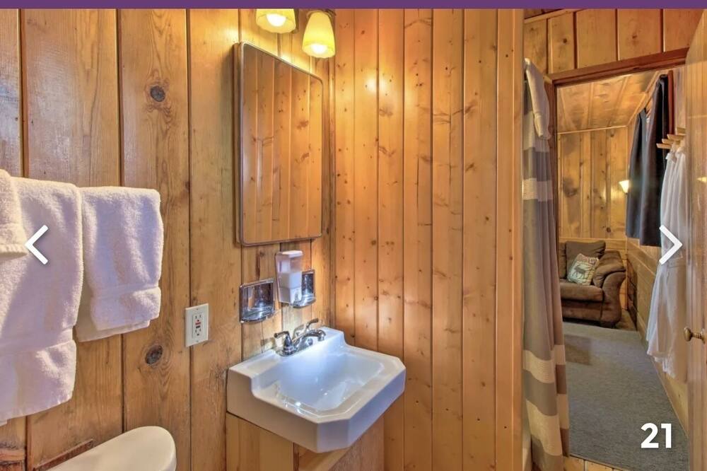 Photo of Bathroom in Pinetop-Lakeside