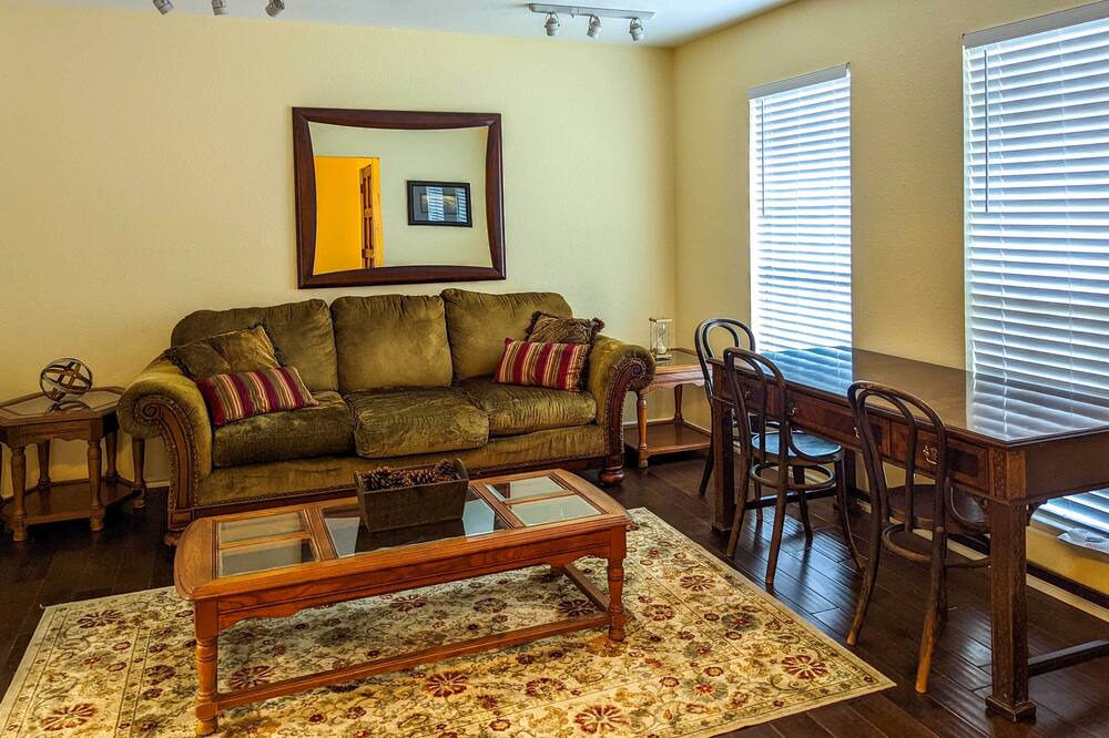 Photo of Livingroom in North San Antonio - SAT