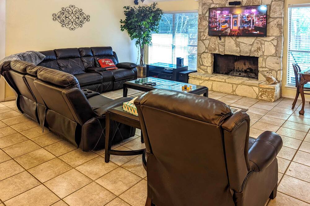 Photo of Livingroom in North San Antonio - SAT