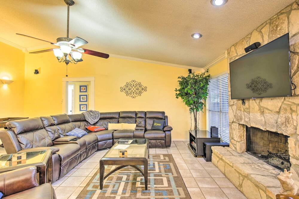 Photo of Livingroom in North San Antonio - SAT
