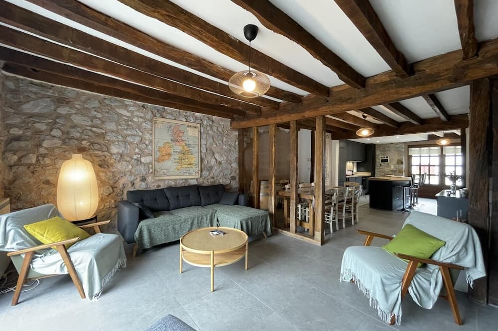 Photo of Livingroom in Gamarthe