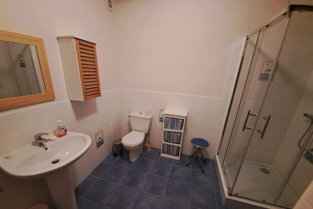 Photo of Bathroom in Villeneuve d'Aveyron