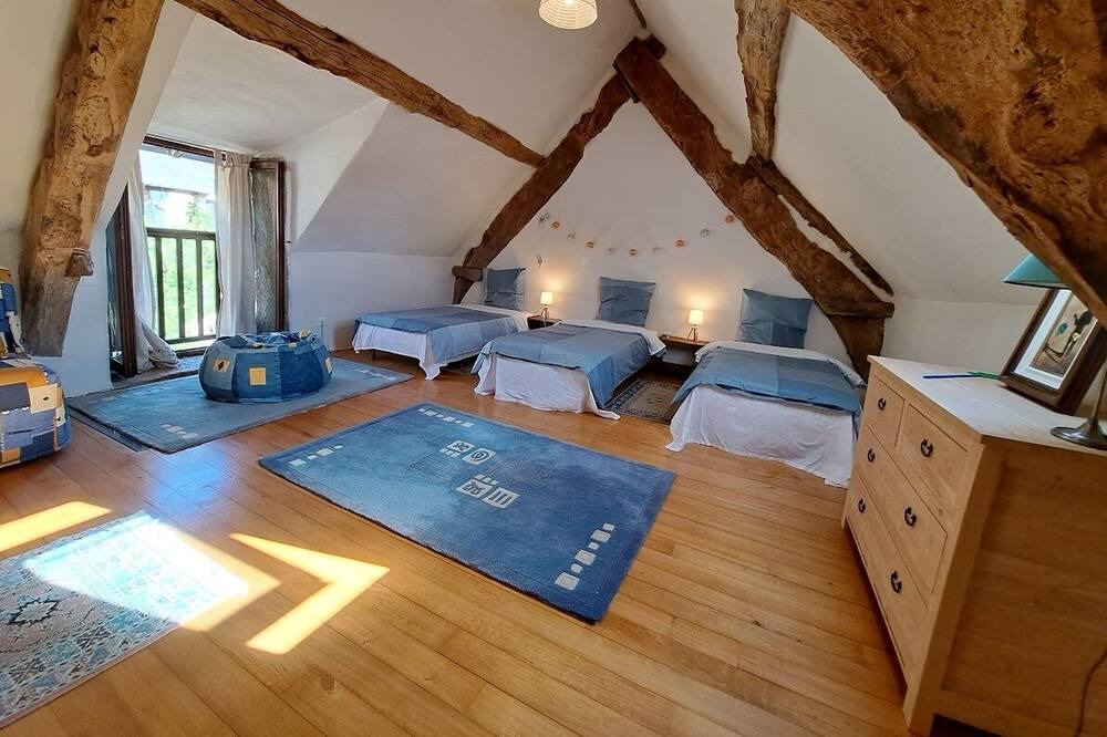 Photo of Bedroom in Villeneuve d'Aveyron