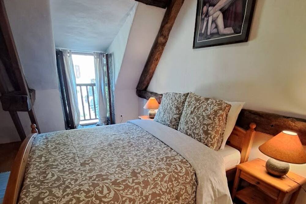 Photo of Bedroom in Villeneuve d'Aveyron