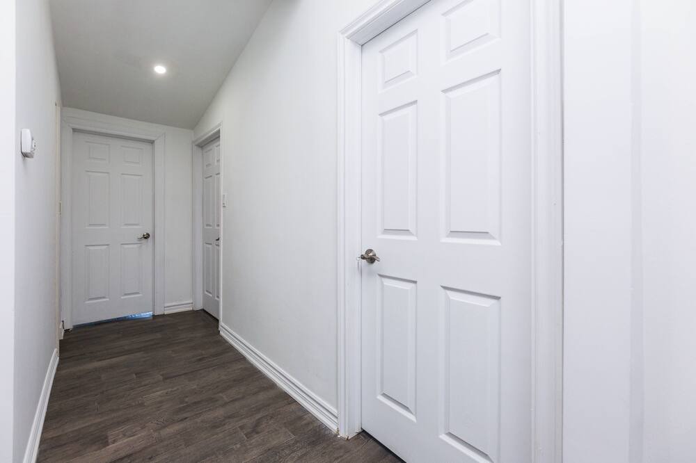Photo of Bedroom in Mono
