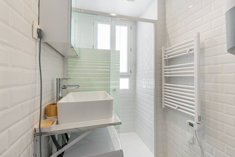 Photo of Bathroom in Drancy Centre