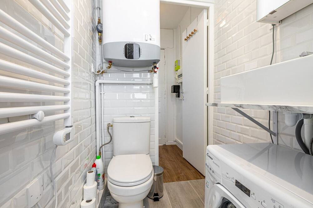 Photo of Bathroom in Drancy Centre