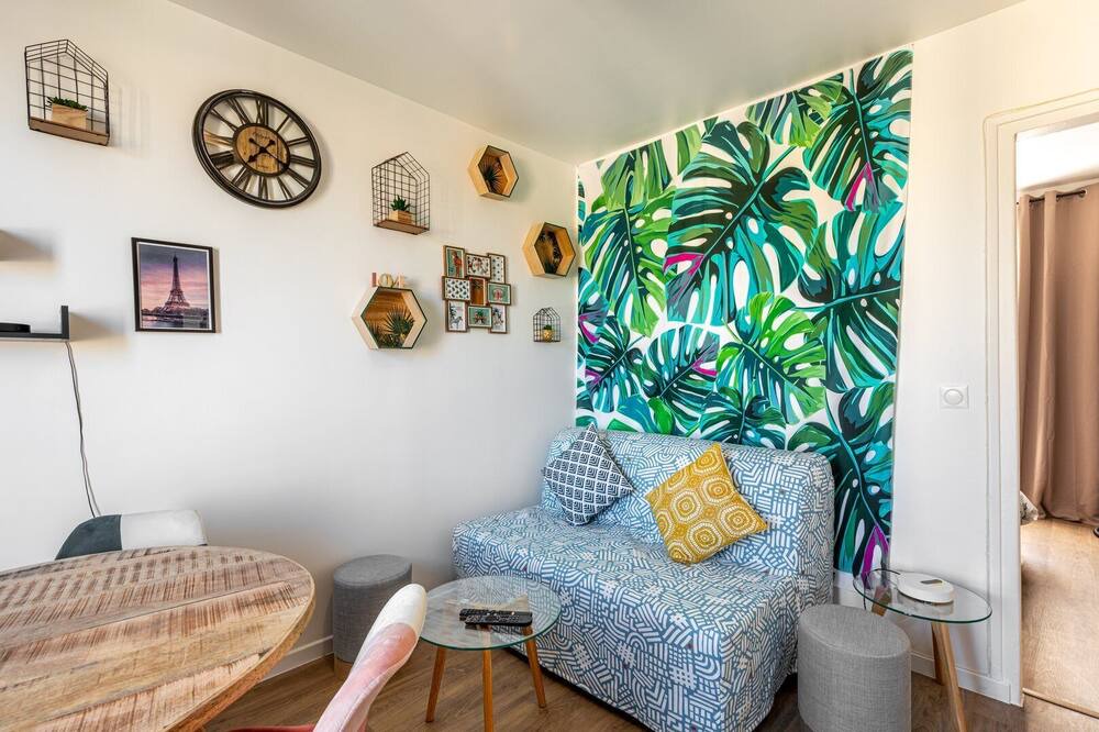 Photo of Livingroom in Drancy Centre