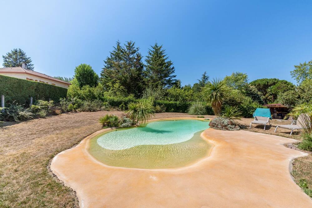 Photo of Outdoor in Sainte-Foy-d'Aigrefeuille