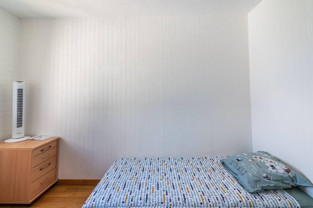 Photo of Bedroom in Sainte-Foy-d'Aigrefeuille