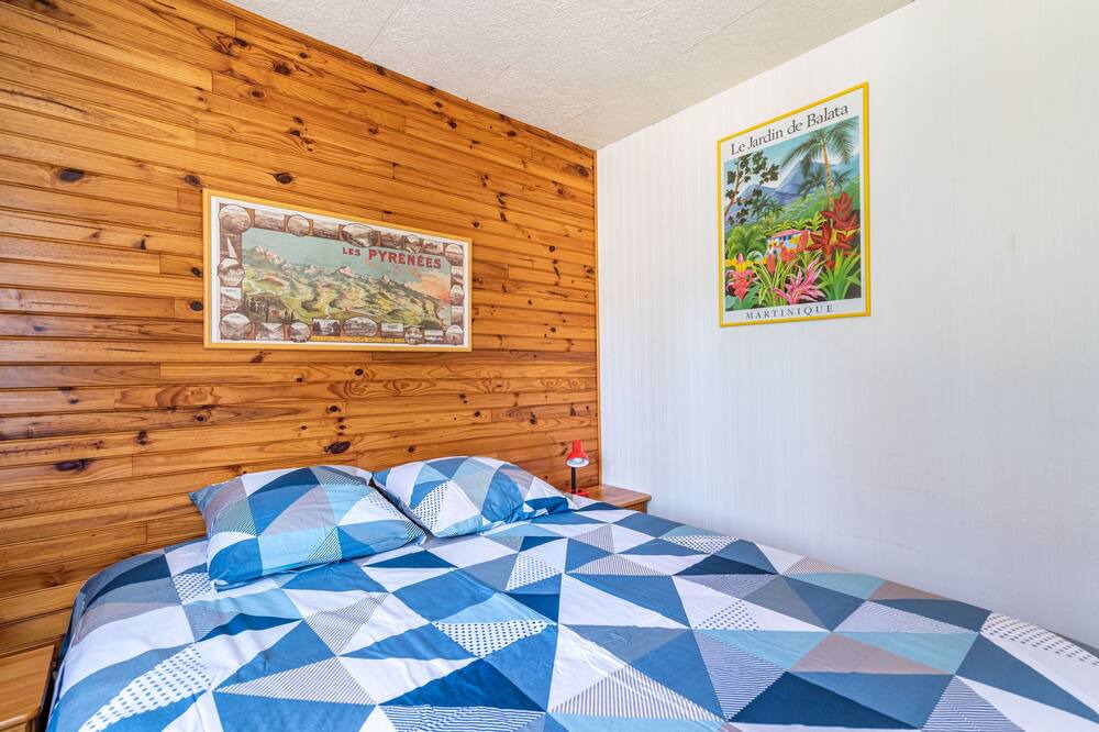 Photo of Bedroom in Sainte-Foy-d'Aigrefeuille