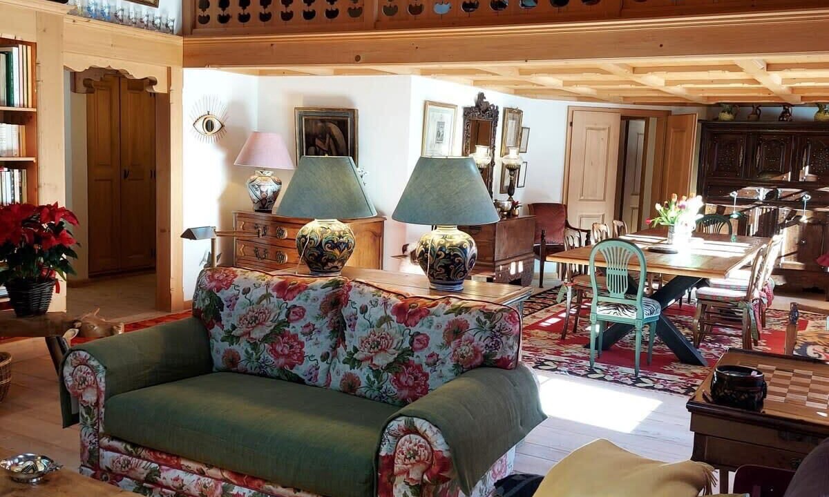 Photo of Livingroom in Rougemont