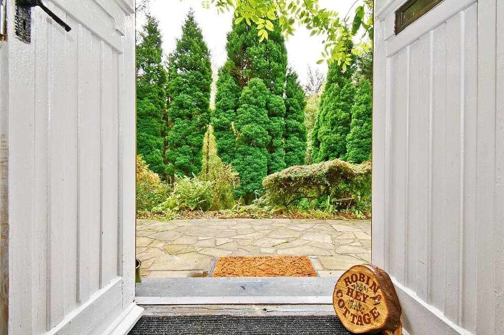 Photo of Others in Saddleworth