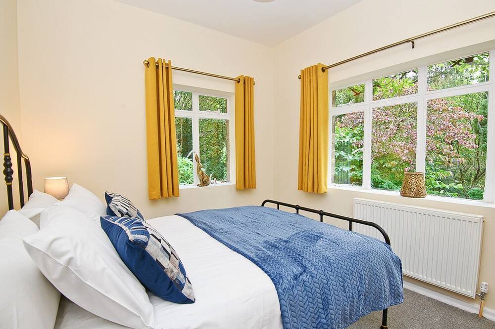 Photo of Bedroom in Saddleworth